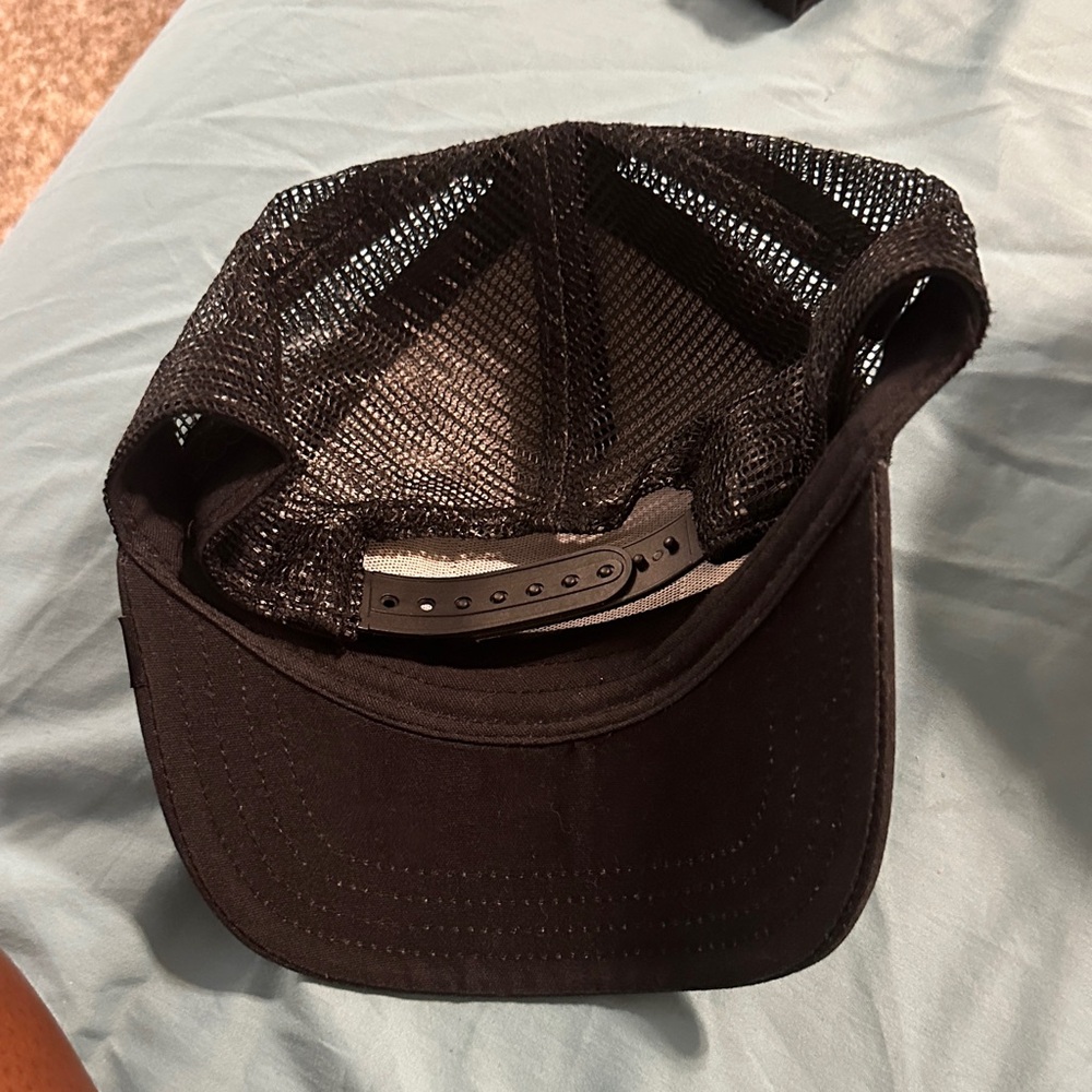 Goorin Bros Black Gorilla Trucker Hat - Picture 2 of 2